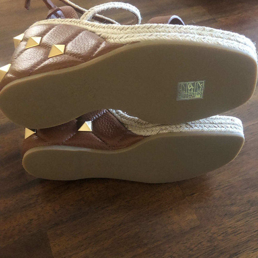 NIB $1150 Valentino Garavani Roman Stud Quilted Wedge Espadrilles in size 8/38! - Picture 14 of 15